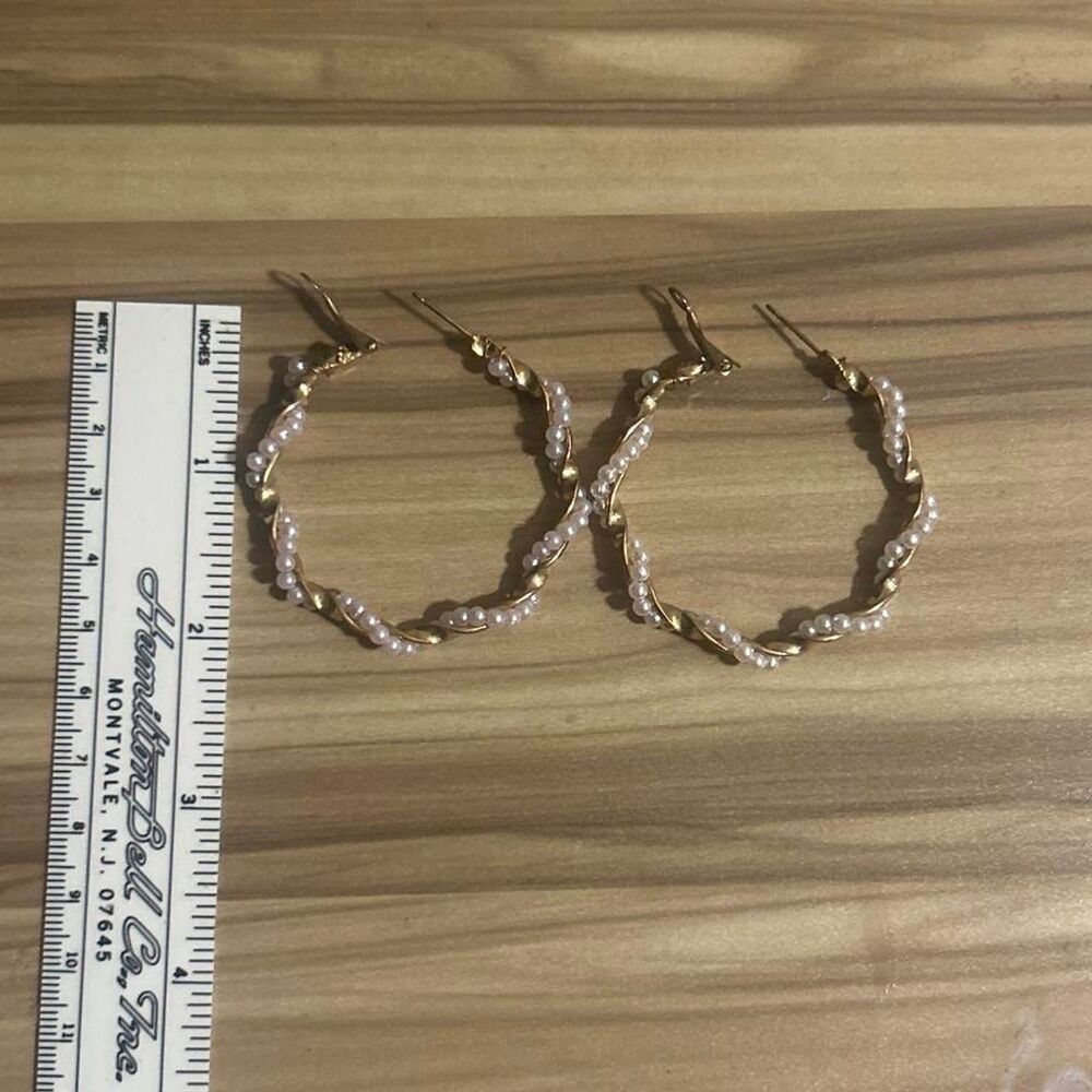 Unbranded Women's Gold and White Jewellery